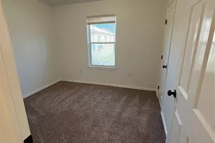 932 E Davis Ave, Fort Worth, TX 76104 - Photo 12