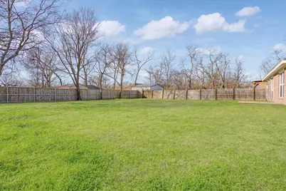 700 E 6th Street, Bonham, TX 75418 - Photo 24