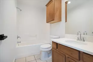 700 E 6th St, Bonham, TX 75418 - Photo 18