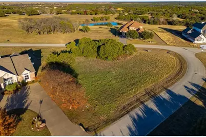 7921 Prestwick Drive, Cleburne, TX 76033 - Photo 4