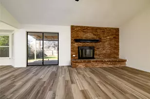 1052 Fox River Ln, Fort Worth, TX 76120 - Photo 6