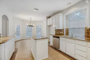 2207 Creekedge Ct, Corinth, TX 76210 - Photo 10