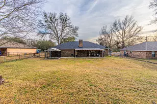 690 W Ohio St, Van, TX 75790 - Photo 32