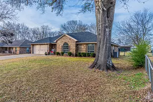 690 W Ohio St, Van, TX 75790 - Photo 2