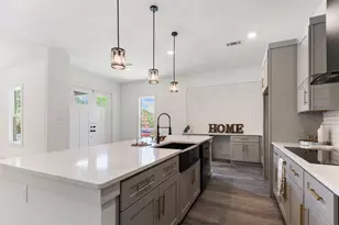 1008 W Walker St, Denison, TX 75020 - Photo 2