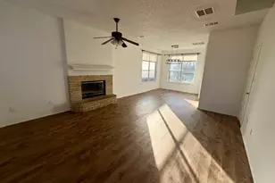 3017 Green Vista Ct, Grand Prairie, TX 75052 - Photo 2