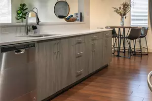 10022 Glenrio Ln, Dallas, TX 75229 - Photo 10