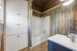 602 Cedar St, Lott, TX 76656 - Photo 12