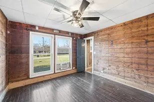 602 Cedar St, Lott, TX 76656 - Photo 10