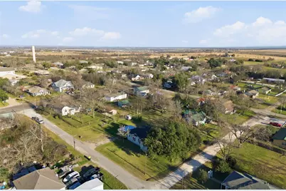 602 Cedar Street, Lott, TX 76656 - Photo 26