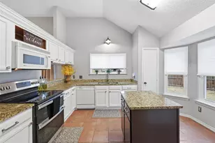 4803 Hollow Tree Ct, Arlington, TX 76018 - Photo 18