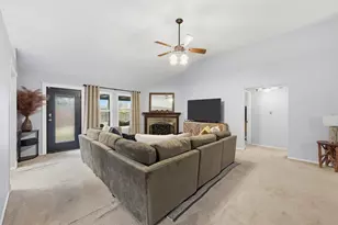 4803 Hollow Tree Ct, Arlington, TX 76018 - Photo 8