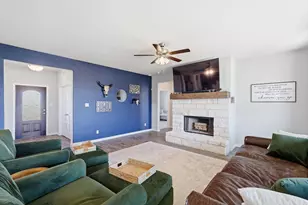 6901 Scarlett Wy, Godley, TX 76044 - Photo 8