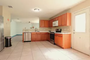 1329 Anna Lea Ln, Burleson, TX 76028 - Photo 4