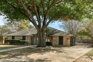 922 Kingston Dr, Mansfield, TX 76063 - Photo 2