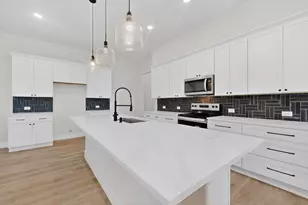 1011 Division St, Greenville, TX 75401 - Photo 8