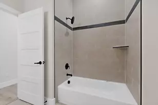 1011 Division St, Greenville, TX 75401 - Photo 22