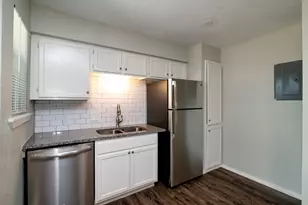 8037 W Elizabeth Ln, Fort Worth, TX 76116 - Photo 12