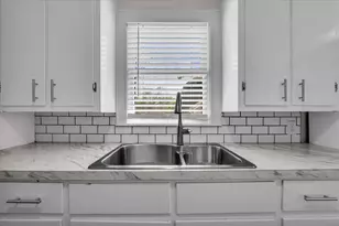 1908 S 19th St, Waco, TX 76706 - Photo 10