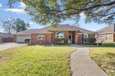 327 E Chapman Road, Hewitt, TX 76643 - Photo 6