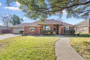 327 E Chapman Rd, Hewitt, TX 76643 - Photo 6