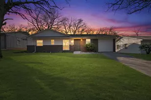 2425 Avis St, Mesquite, TX 75149 - Photo 2