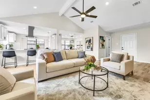 2433 McKensie Ln, Grand Prairie, TX 75052 - Photo 10