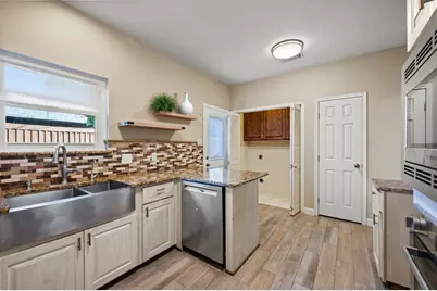 1110 Carrington Court, Irving, TX 75060 - Photo 8