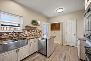 1110 Carrington Ct, Irving, TX 75060 - Photo 8