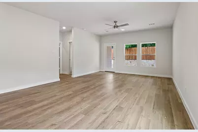 359 Declan Street, Springtown, TX 76082 - Photo 4