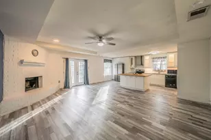 4004 Cypress Springs Dr, Arlington, TX 76001 - Photo 4