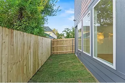 2521 Bethurum Avenue, Dallas, TX 75215 - Photo 8