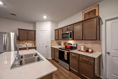 622 Clearlake Drive, Waxahachie, TX 75165 - Photo 6