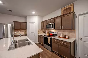 622 Clearlake Dr, Waxahachie, TX 75165 - Photo 6