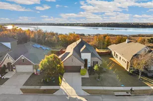 2112 Benjamin Creek Dr, Little Elm, TX 75068 - Photo 2