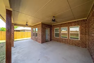 410 Ellis Place Dr, Greenville, TX 75402 - Photo 14