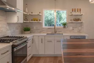 210 Davis Rd, Granbury, TX 76049 - Photo 10