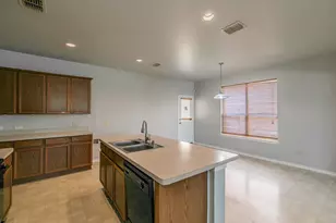 5419 Prairie Ln, Grand Prairie, TX 75052 - Photo 8