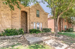 5419 Prairie Ln, Grand Prairie, TX 75052 - Photo 2