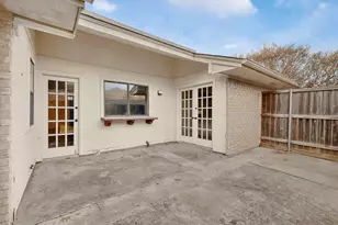 1910 Glen Hill Dr, Carrollton, TX 75007 - Photo 32