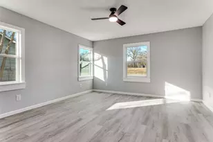 804 Lively St, Bowie, TX 76230 - Photo 16