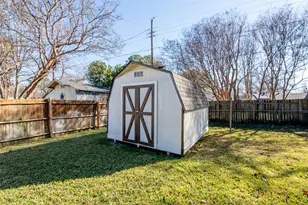 2002 Finley Rd, Irving, TX 75062 - Photo 20