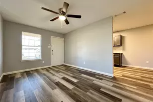 1008 S Retta St, Fort Worth, TX 76111 - Photo 4