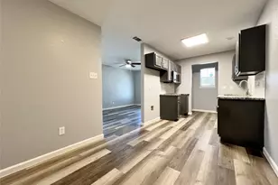 1008 S Retta St, Fort Worth, TX 76111 - Photo 6