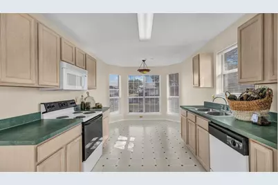 1100 Miles Avenue, Burleson, TX 76028 - Photo 10