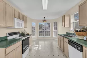 1100 Miles Ave, Burleson, TX 76028 - Photo 10