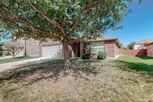 3957 Polar Brook Dr, Fort Worth, TX 76244 - Photo 2