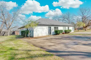 216 & 220 E Walcott St, Pilot Point, TX 76258 - Photo 12