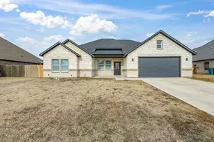 2301 Briarwood Dr, Bridgeport, TX 76426 - Photo 2