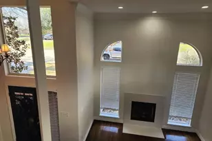 3324 Sir Stewart Cir, Grand Prairie, TX 75052 - Photo 4